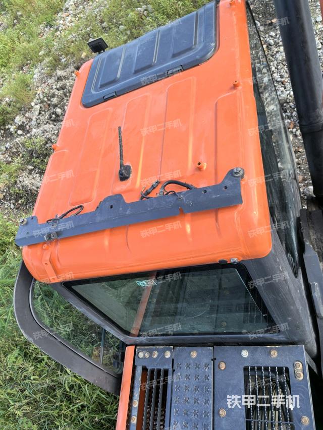駕駛室頂部俯視(上車部件) 駕駛室頂部俯視(上車部件)