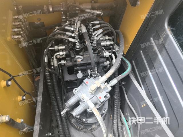 駕駛室頂部俯視(上車部件) 駕駛室頂部俯視(上車部件)