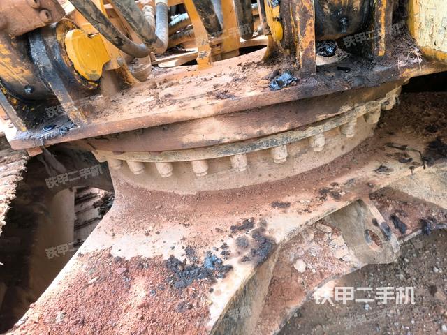 小臂整體左后(工作和回轉(zhuǎn)裝置) 小臂整體左后(工作和回轉(zhuǎn)裝置)