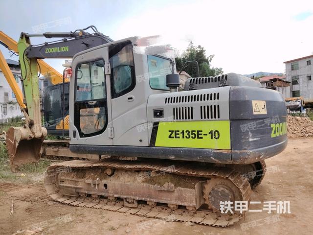 中聯(lián)重科ZE240E挖掘機(jī)