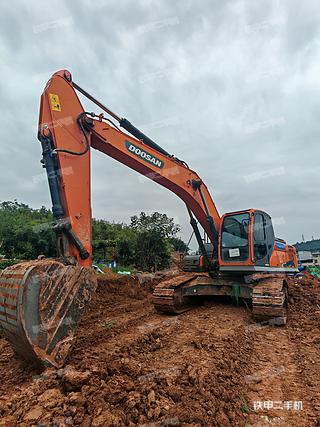 斗山DX260LC-9C挖掘机实拍图片