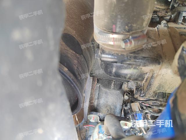 回转马达和主控阀（整机外观）