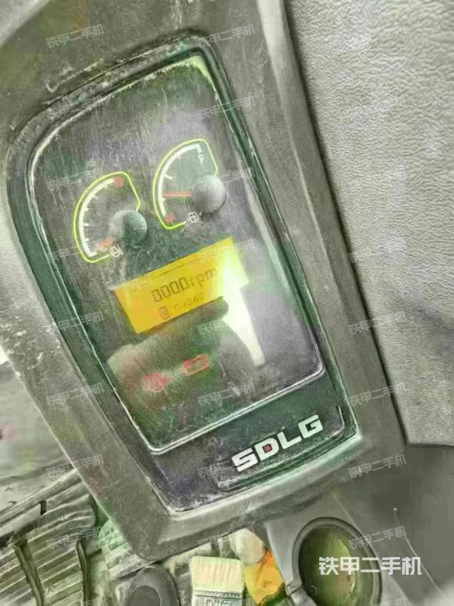 驾驶室整体(整机外观) 驾驶室整体(整机外观)