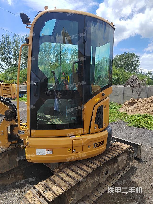 驾驶室整体（整机外观）