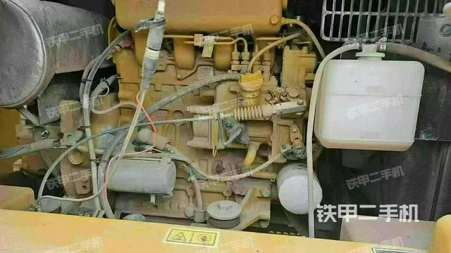發(fā)動機(jī)整體俯視(整機(jī)外觀) 發(fā)動機(jī)整體俯視(整機(jī)外觀)