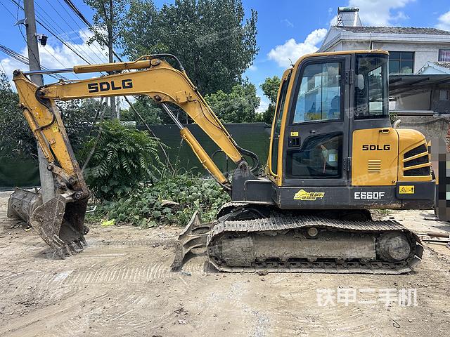 山東臨工E660F挖掘機(jī)