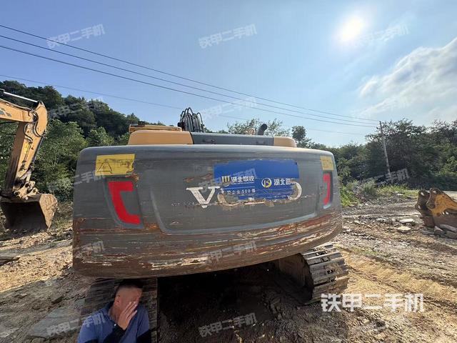 整機(jī)右后45°(整機(jī)外觀) 整機(jī)右后45°(整機(jī)外觀)