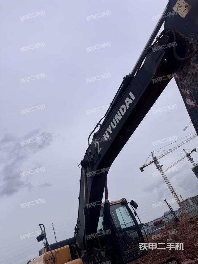 大臂整體?右側(cè)(工作和回轉(zhuǎn)裝置) 大臂整體?右側(cè)(工作和回轉(zhuǎn)裝置)