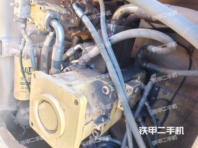 液壓泵斜45?右(大件艙室) 液壓泵斜45?右(大件艙室)