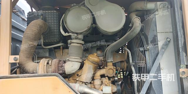 發(fā)動(dòng)機(jī)左側(cè)(整機(jī)外觀及大件) 發(fā)動(dòng)機(jī)左側(cè)(整機(jī)外觀及大件)