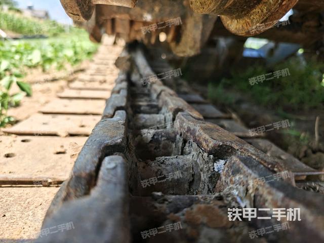 左导向轮(行走机构) 左导向轮(行走机构)