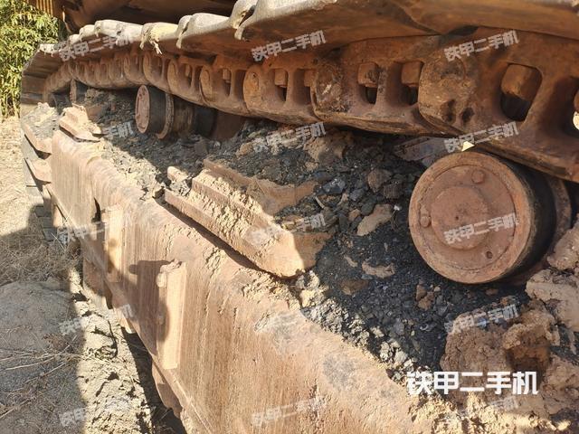 右側(cè)履帶整體(行走機(jī)構(gòu)) 右側(cè)履帶整體(行走機(jī)構(gòu))