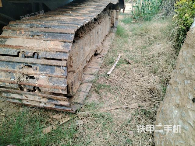 右側(cè)履帶整體?(行走機(jī)構(gòu)) 右側(cè)履帶整體?(行走機(jī)構(gòu))