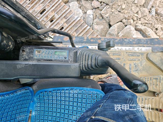 座椅左側(cè)控制臺(tái)/音響/含左手柄(駕駛室部分) 座椅左側(cè)控制臺(tái)/音響/含左手柄(駕駛室部分)