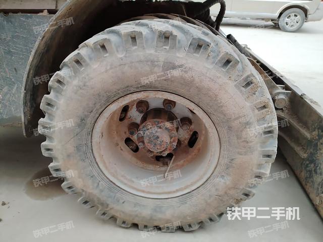 右驱动轮(行走机构) 右驱动轮(行走机构)