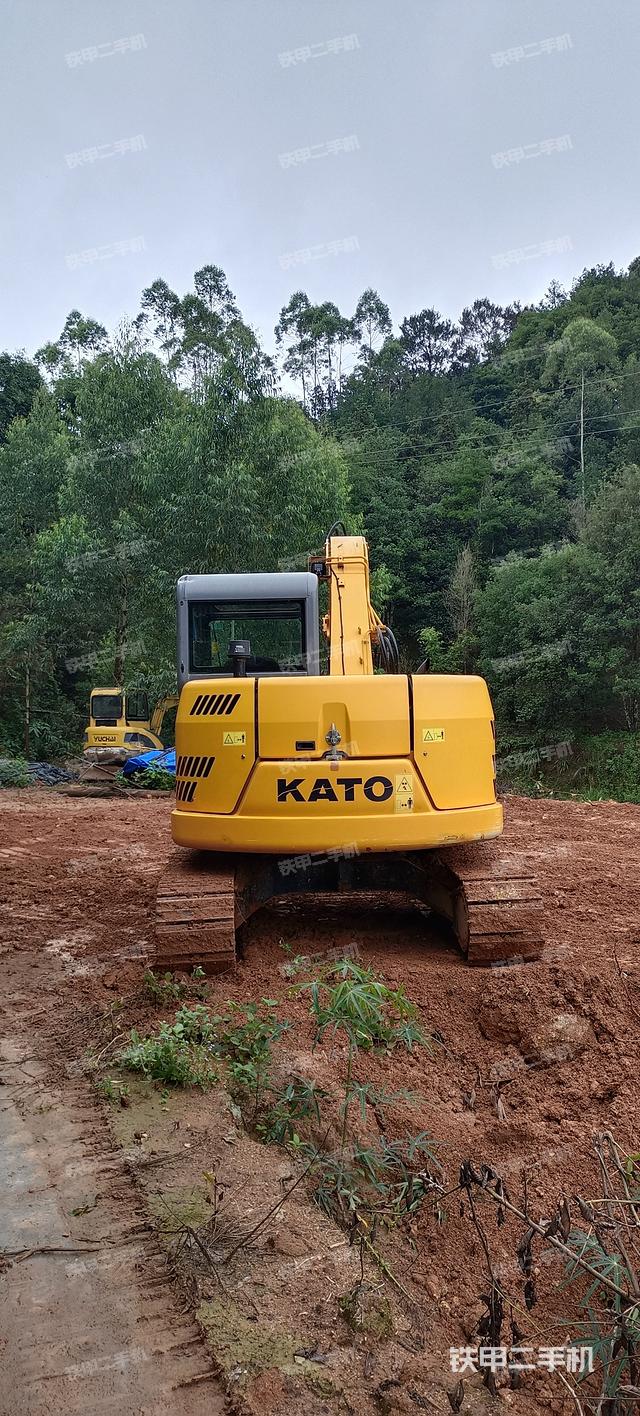 驾驶室顶部（整机外观）