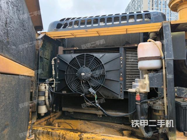 液壓泵斜45?左(大件艙室) 液壓泵斜45?左(大件艙室)