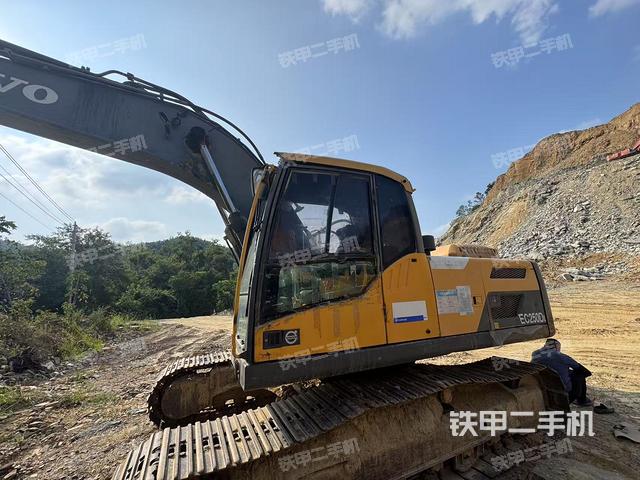 沃爾沃EC220D挖掘機(jī)