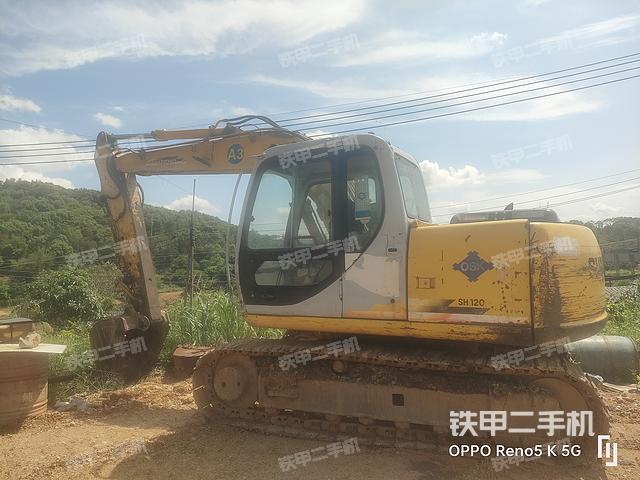駕駛室整體(整機(jī)外觀) 駕駛室整體(整機(jī)外觀)