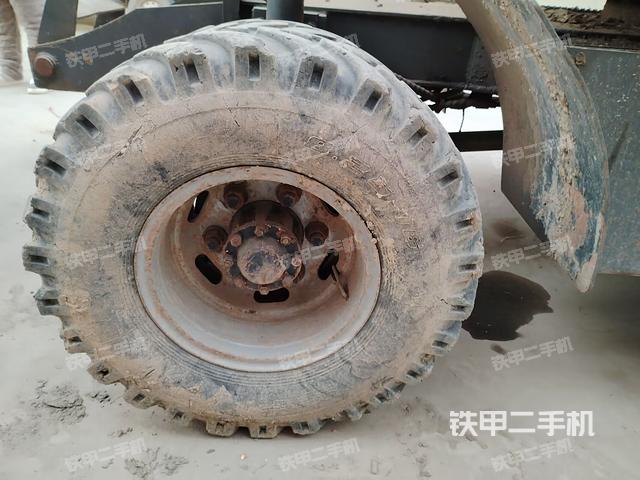 左驱动轮(行走机构) 左驱动轮(行走机构)
