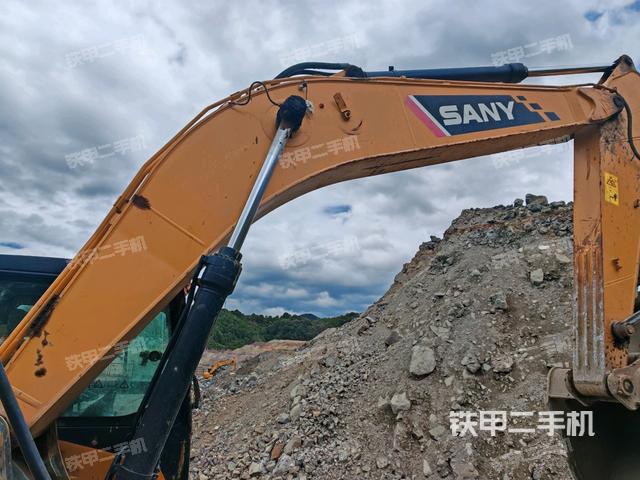 大臂整體?右側(cè)(工作和回轉(zhuǎn)裝置) 大臂整體?右側(cè)(工作和回轉(zhuǎn)裝置)
