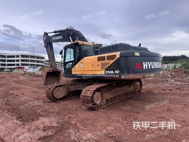 右前45(整機(jī)外觀) 右前45(整機(jī)外觀)