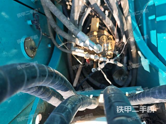 大臂根部 斜(工作和回转装置) 大臂根部 斜(工作和回转装置)