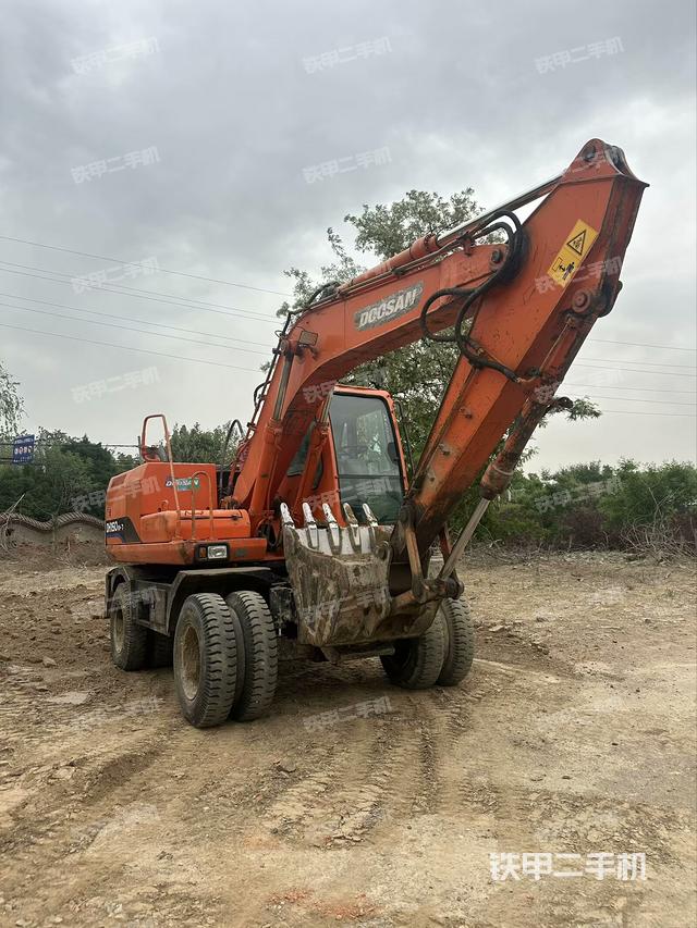整機右后45°(整機外觀) 整機右后45°(整機外觀)