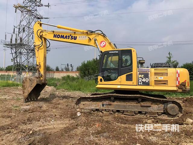 小松PC240LC-8M0挖掘機