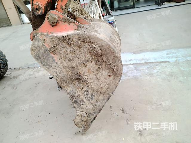 铲斗45度(工作和回转装置) 铲斗45度(工作和回转装置)