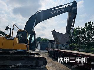 沃尔沃EC210D挖掘机实拍图片