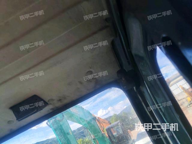 驾驶室左前45度(驾驶室部分) 驾驶室左前45度(驾驶室部分)