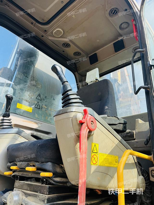 驾驶室整体（整机外观）