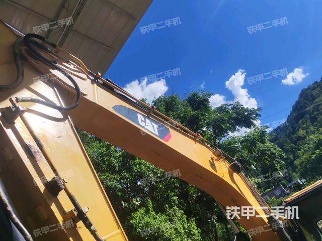 小臂整體右前(工作和回轉(zhuǎn)裝置) 小臂整體右前(工作和回轉(zhuǎn)裝置)