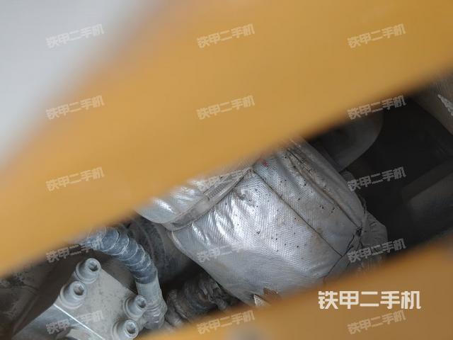 回轉(zhuǎn)馬達(dá)和主控閥(整機(jī)外觀) 回轉(zhuǎn)馬達(dá)和主控閥(整機(jī)外觀)