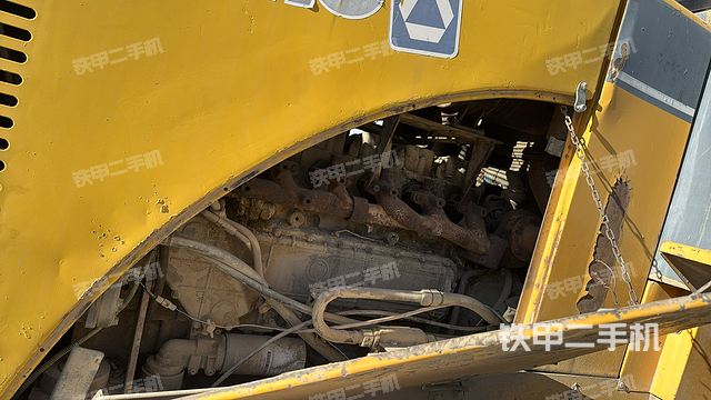 发动机右侧（整机外观及大件）