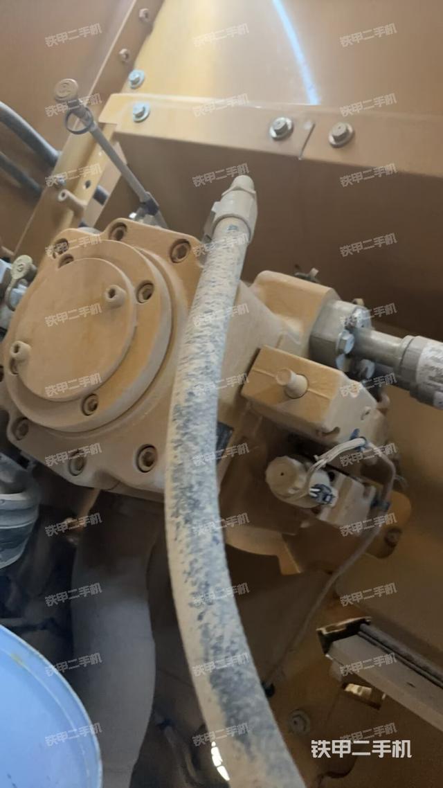 液壓泵艙室正面整體(整機(jī)外觀) 液壓泵艙室正面整體(整機(jī)外觀)
