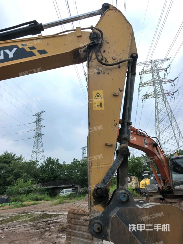 小臂整體左后(工作和回轉(zhuǎn)裝置) 小臂整體左后(工作和回轉(zhuǎn)裝置)