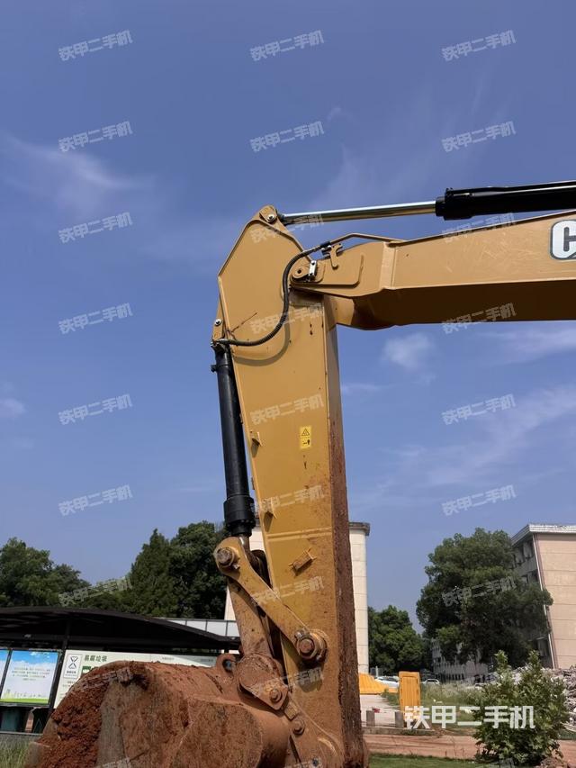 大臂整体 右侧(工作和回转装置) 大臂整体 右侧(工作和回转装置)