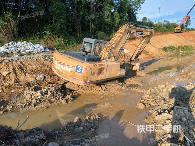 右后45(整機外觀) 右后45(整機外觀)