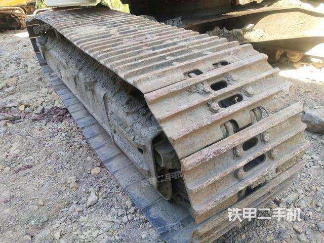 右侧履带整体(行走机构) 右侧履带整体(行走机构)