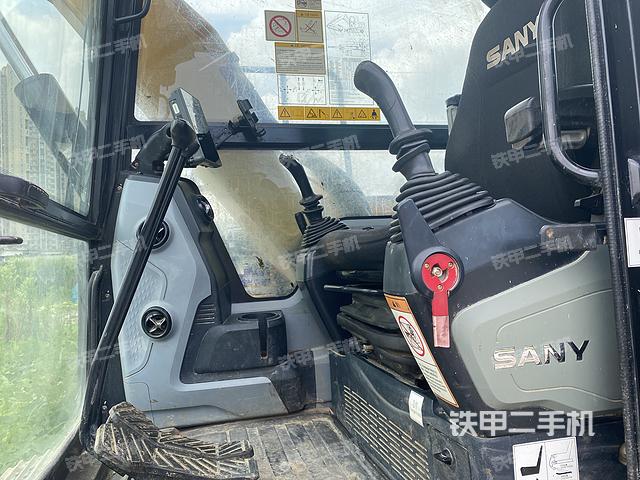 驾驶室整体（整机外观）