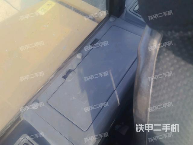 座椅后部(駕駛室部分) 座椅后部(駕駛室部分)