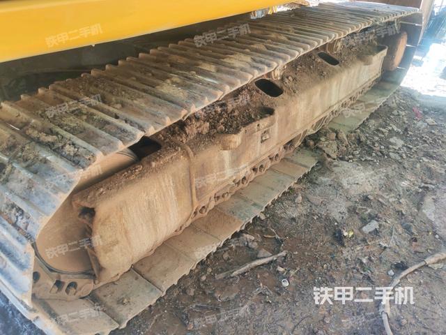 左側(cè)履帶整體?(行走機(jī)構(gòu)) 左側(cè)履帶整體?(行走機(jī)構(gòu))