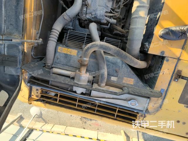 氣門室蓋螺絲特寫（上車部件）