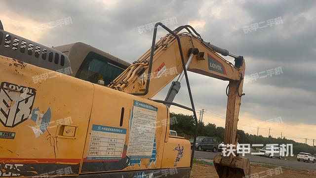 驾驶室顶部（整机外观）