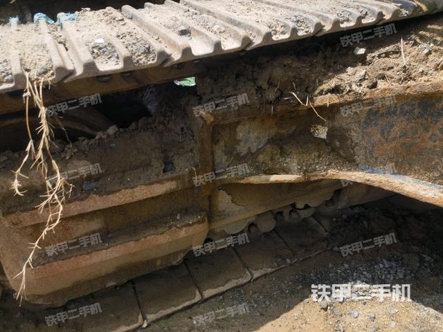 单侧履带整体(整机外观) 单侧履带整体(整机外观)