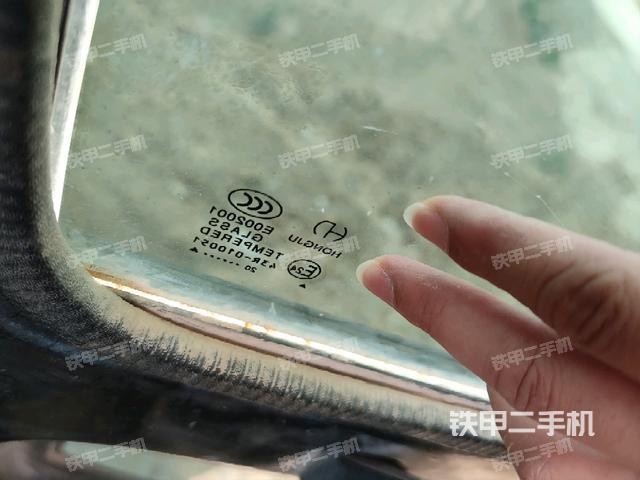 后窗玻璃角標(biāo)(駕駛室部分) 后窗玻璃角標(biāo)(駕駛室部分)