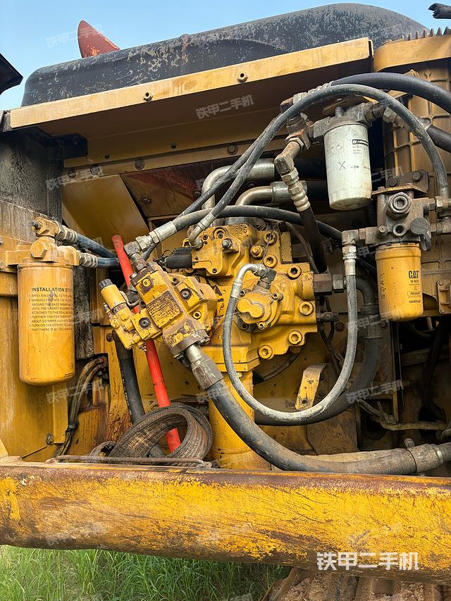 整機(jī)右后45°(整機(jī)外觀) 整機(jī)右后45°(整機(jī)外觀)