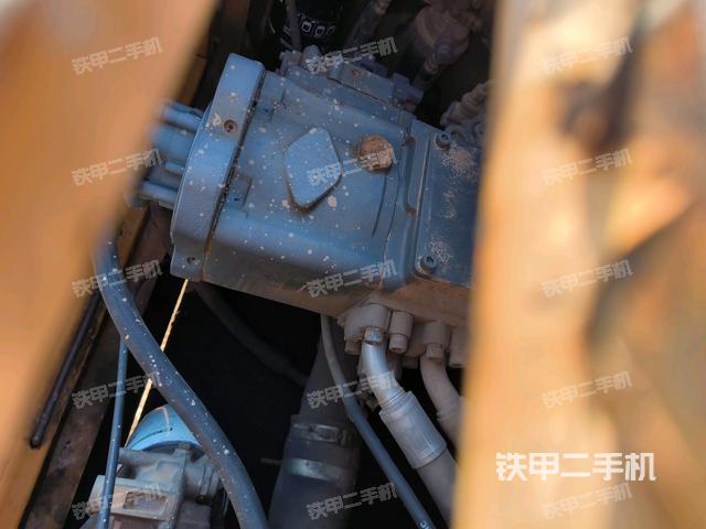 液壓泵斜45?右(大件艙室) 液壓泵斜45?右(大件艙室)